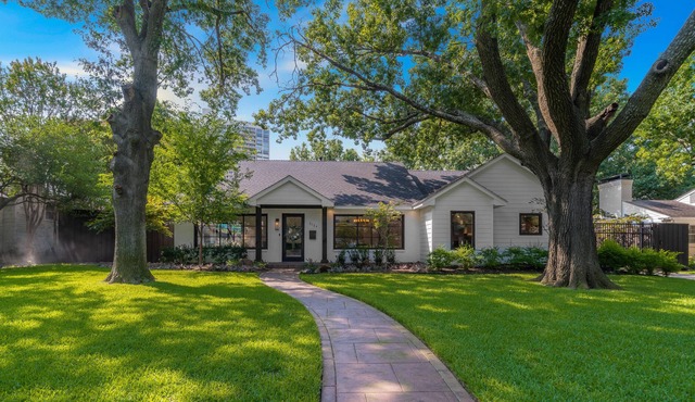 Preston Hollow Gem with Backyard Oasis