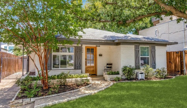 Preston Hollow in between Home