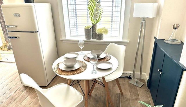 Prestwick/kingb/petsok/freep/Wifi/tv