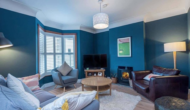 Preswylfa Ruthin · Beautiful Redbrick Home in Ruthin Centre & Parking