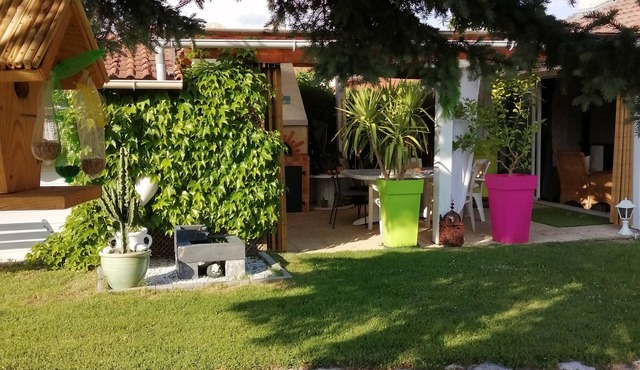 Pretty guest room with terrace and garden