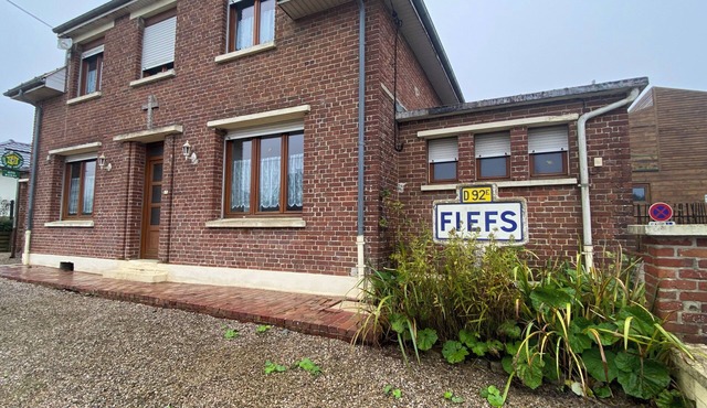 Pretty 12-person gîte in Fiefs (Ternois 62) 3 épis, ideal for hiking/biking