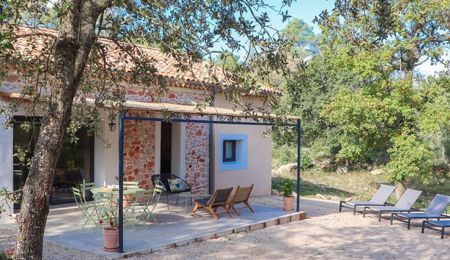 Pretty 3-bedroom country house in the heart of the Escarelle estate