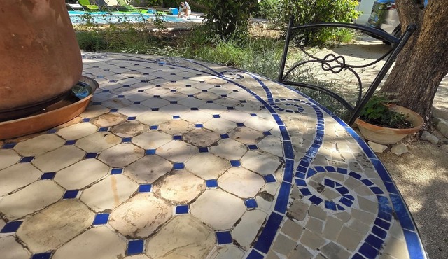 Pretty 8-person house with pool 10min from Avignon and close to Mont Ventoux