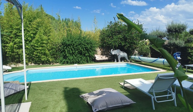 PRETTY AIR-CONDITIONED HOUSE WITH SEA VIEW, GARDEN, SWIMMING POOL, BETWEEN SABLETTES AND TAMARISKS