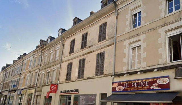 Pretty Apartment in Le Blanc near City Centre