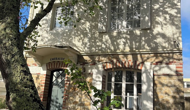 Pretty Bauloise villa with guest house 200 m from the beach + parking space