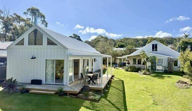 Pretty Beach Barn - Charming 2-Bedroom Barn by Beaches & National Park