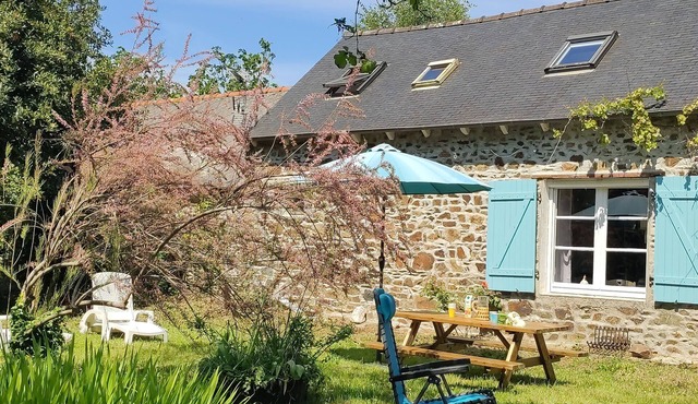 Pretty Breton house 300m from GR34 beach.