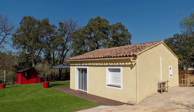 Pretty bungalow in Le Luc-En-Provence