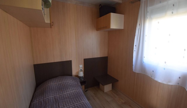 pretty chalet in a small nature and calm ecovillage 800m from the beach