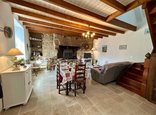 Pretty charming Breton cottage for 4 people