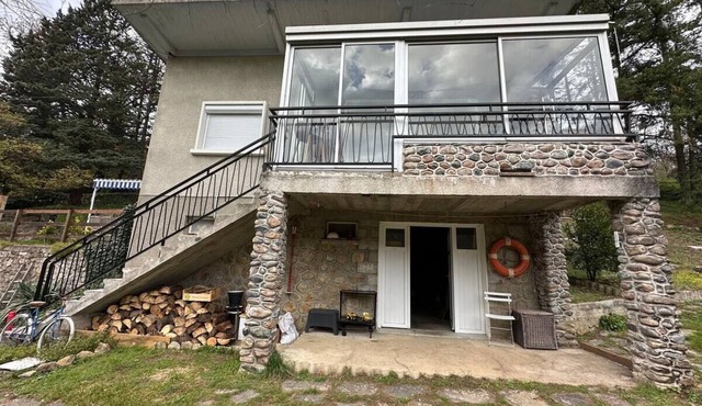 Pretty cottage overlooking the Loire Valley and Château d'Artias