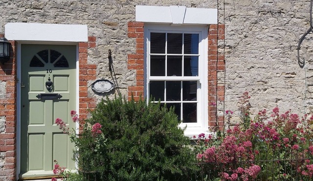 Pretty Cottage Close To The Dorset Coast.