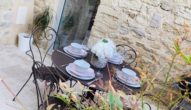 Pretty cottage in the heart of the village