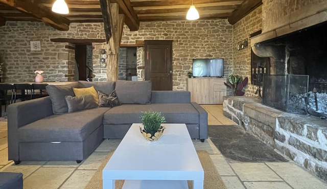 Pretty country cottage 20 minutes from the wine route