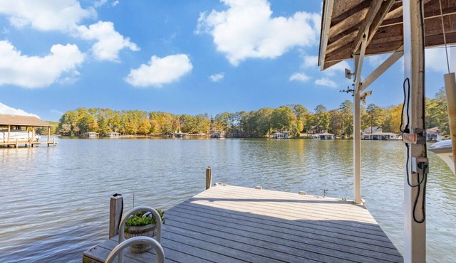 Pretty Creek Retreat | Beautiful water views | Pet Friendly