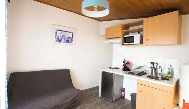 Pretty detached F1 with garden close to the beach