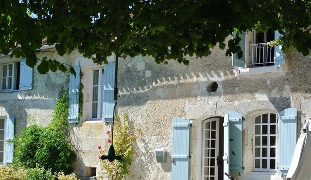 Pretty Farmhouse/Private pool/4 Doubles with en-suites & 1 Twin /Sleeps 10