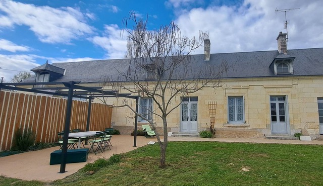 Pretty farmhouse in the heart of the Bourgueil vineyards