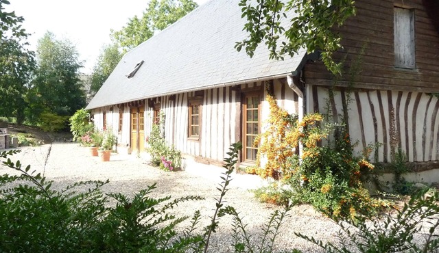 Pretty farmhouse quiet, 8 people, near the sea, amusement park, games, zoo