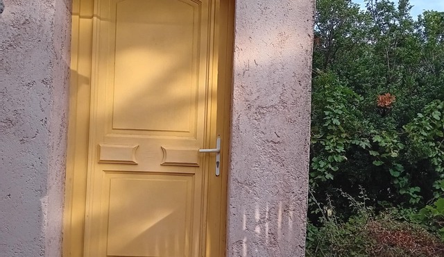 Pretty little country house for a couple