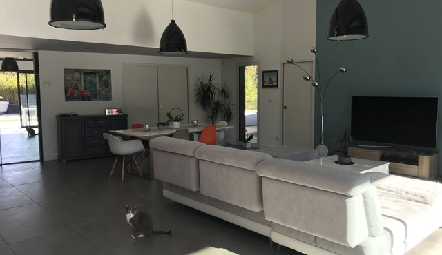Pretty contemporary villa, spacious and bright near Toulouse