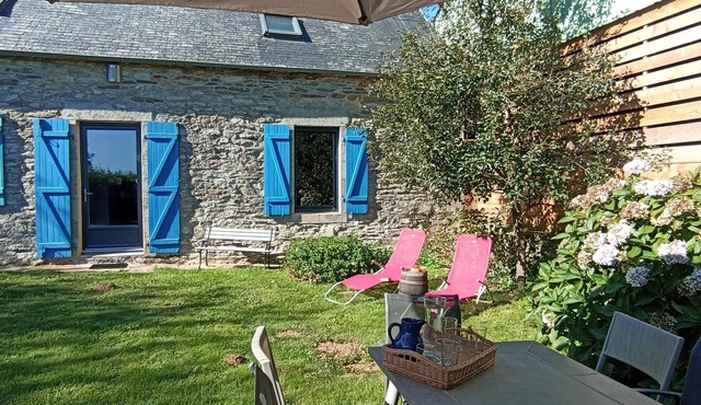 Pretty gîte in Pays Bigouden, Ploneour-Lanvern