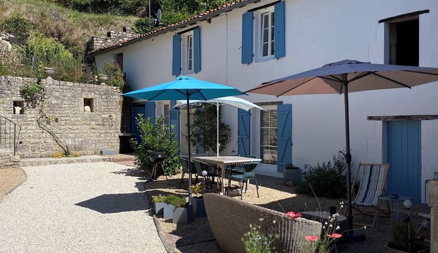 Pretty gîte in the heart of Charroux 86250 Vienne