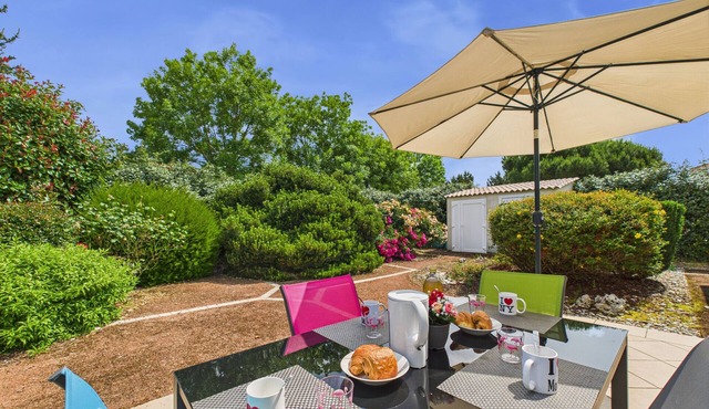 Pretty house for 4 people with garden