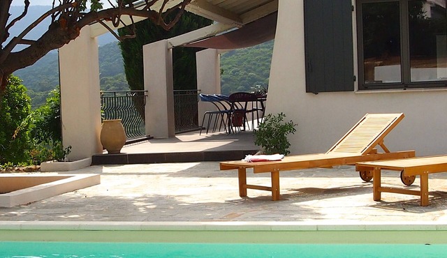 PRETTY HOLIDAY HOUSE IN QUIET AND VERY SUNNY