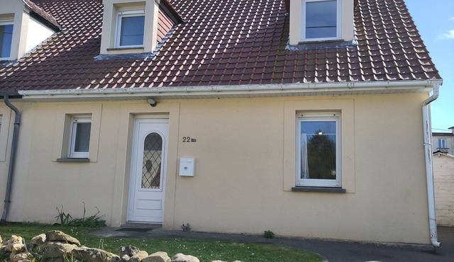 Pretty house 2 steps from the beach and the center ideal for family.