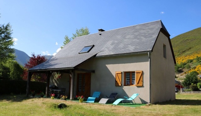 PRETTY HOUSE IN AURE CLASSEE VALLEY *