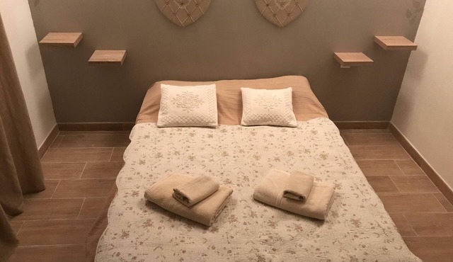 PRETTY HOUSE IN THE VILLAGE OF FIGARI, AIR CONDITIONED 5 MINUTES FROM THE BEACHES OF LA TESTA