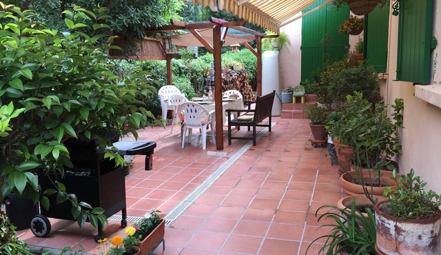 Pretty house with garden, close to the sea, very quiet,