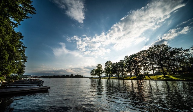 Pretty Lake Bowen SC Retreat, near TIEC, Asheville, Spartanburg, Furman, Wofford