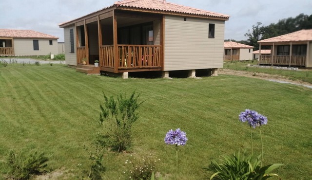 PRETTY LANDAIS CHALET CLOSE TO THE OCEAN IDEAL FOR A FAMILY OF 4/5 PEOPLE