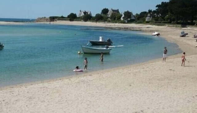 Pretty little house letty beach direct access to the sea by the sea