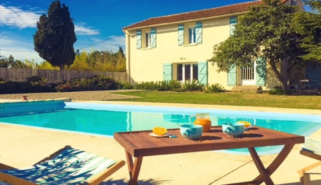 Pretty old house, in domain with closed garden with trees and private swimming pool