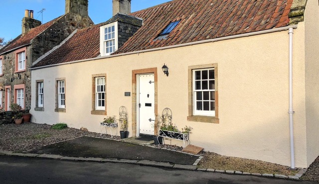 Pretty period cottage with garden in conservation village near Elie
