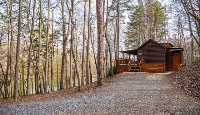 Pretty Pond | Quiet | Sleeps 4