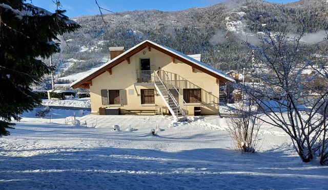 Pretty Private Studio surrounded by mountainous nature. Pets Allowed