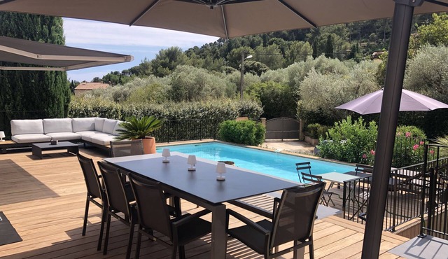 Pretty property in the Var with swimming pool