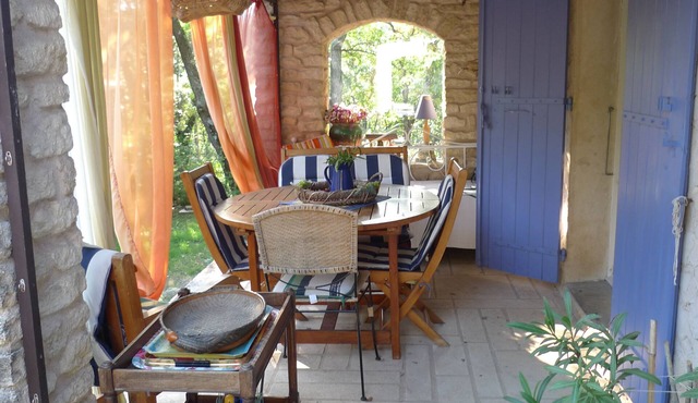 Pretty Provençal House in the heart of Lubéron, with swimming pool