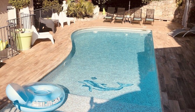 PRETTY PROVENCAL VILLA WITH POOL