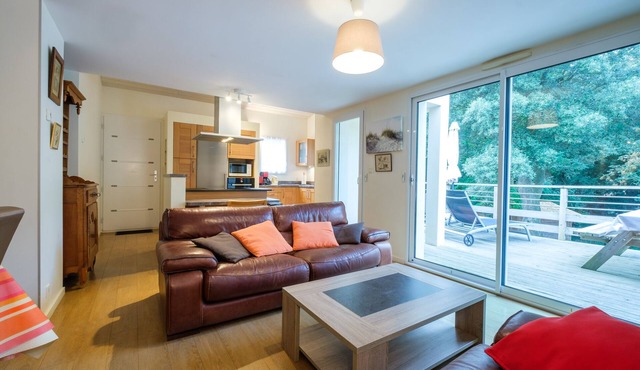 Pretty recent house, any comfort, in peace, in 500 m of the beach and the port.