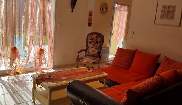 Pretty recent villa 6 people very nice view between Lubéron and Gorges du Verdon