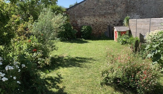 Pretty renovated and warm house