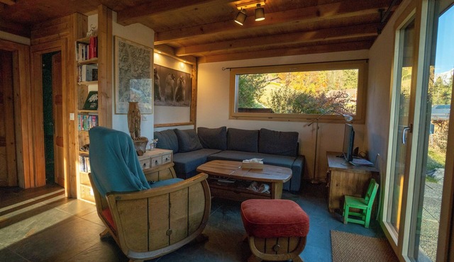 Pretty renovated chalet located below the Barboleuse, in Gryon in a quiet location surrounded by gre
