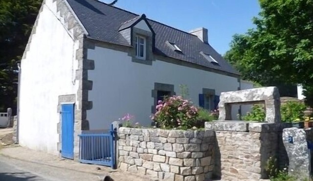 Pretty renovated farmhouse in Kerdalé, 400m from the beach -